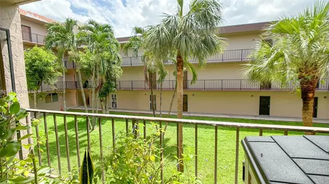 1900 W 68th St #D202, Hialeah, FL 33014 photo 16