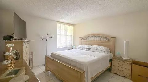1900 W 68th St #D202, Hialeah, FL 33014 photo 11