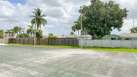 1900 W 68th St #D202, Hialeah, FL 33014 photo 27