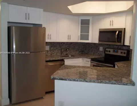 8343 Lake Dr #106, Doral, FL 33166