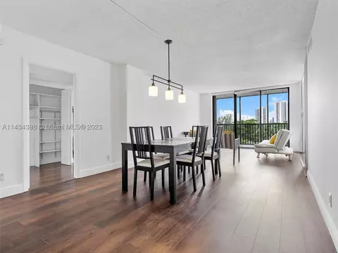 3401 N Country Club Dr #614, Aventura, FL 33180