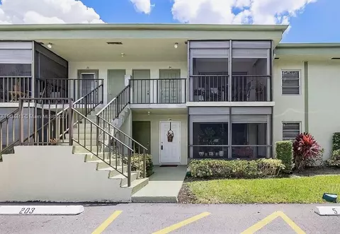 7527 S Oriole Blvd #104, Delray Beach, FL 33446