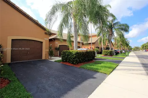 1207 Presidio Dr, Weston, FL 33327