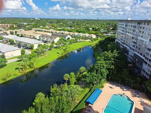 4001 Hillcrest Dr #302-4, Hollywood, FL 33021