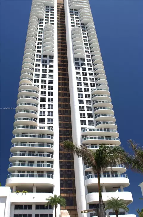 6365 Collins Ave #2808, Miami Beach, FL 33141