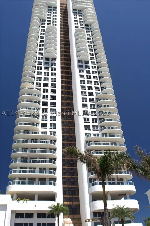 6365 Collins Ave #2808, Miami Beach, FL 33141