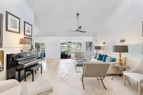 21480 Laguna Dr, Boca Raton, FL 33433