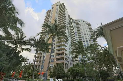 19501 W Country Club Dr #2006, Aventura, FL 33180