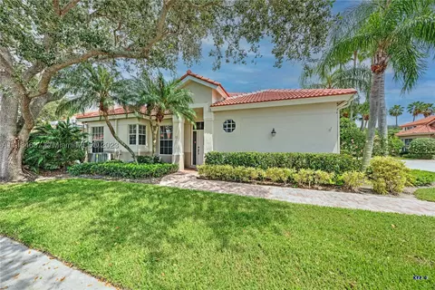 35 Monterey Pointe Dr, Palm Beach Gardens, FL 33418