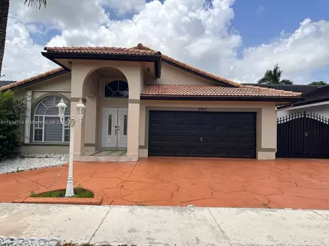 8951 NW 150th Ter, Miami Lakes, FL 33018