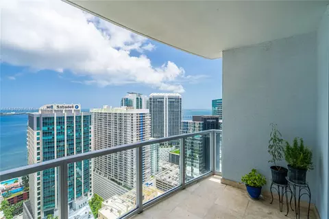 1060 Brickell Ave #3905, Miami, FL 33131