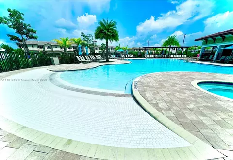 10487 W 33rd Ct #10487, Hialeah, FL 33018