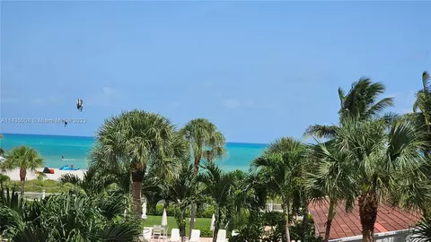2457 Collins Ave #306, Miami Beach, FL 33140