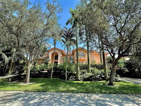 168 Paloma Dr, Coral Gables, FL 33143