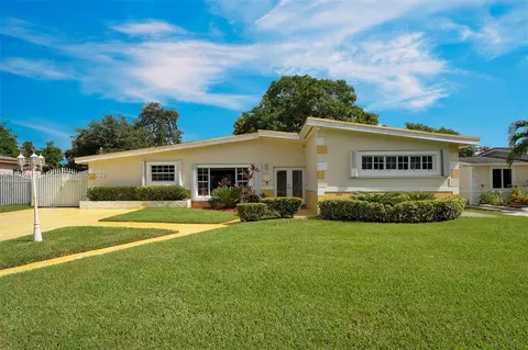 2021 NW 185th Ter, Miami Gardens, FL 33056