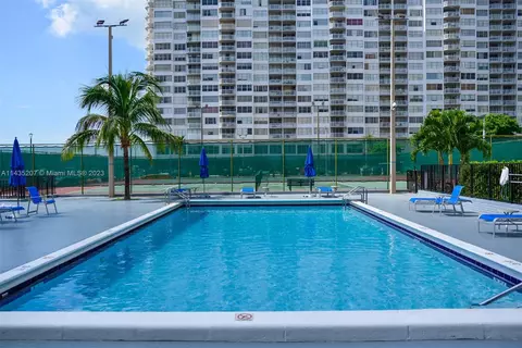2750 NE 183rd St #2106, Aventura, FL 33160