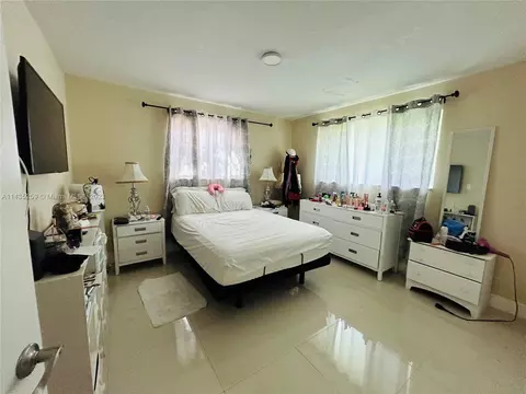 635 W 72nd Pl, Hialeah, FL 33014 photo 10