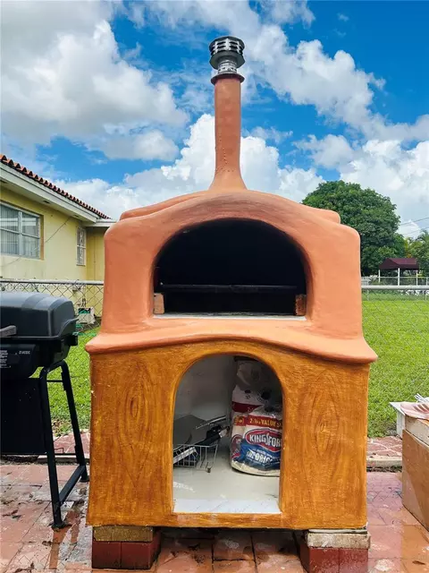 635 W 72nd Pl, Hialeah, FL 33014 photo 25