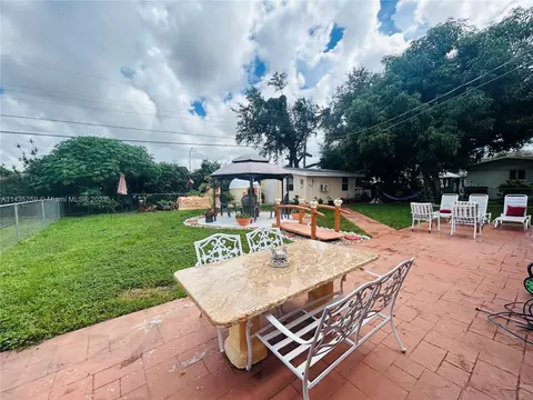 635 W 72nd Pl, Hialeah, FL 33014 photo 24