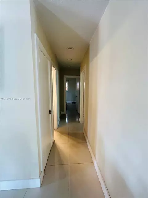635 W 72nd Pl, Hialeah, FL 33014 photo 7