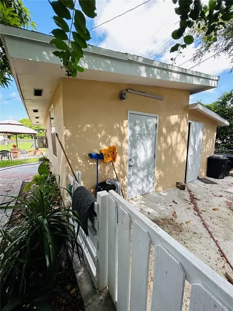 635 W 72nd Pl, Hialeah, FL 33014 photo 21