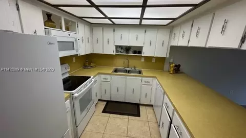 7191 W 3rd Ave, Hialeah, FL 33014 photo 5