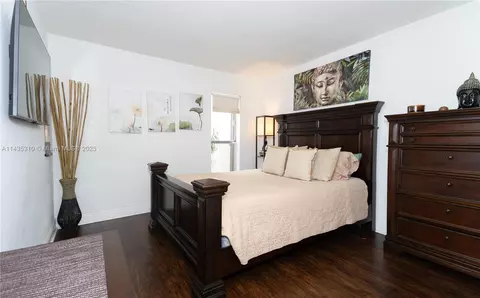 5218 NE 6th Ave #E2, Oakland Park, FL 33334