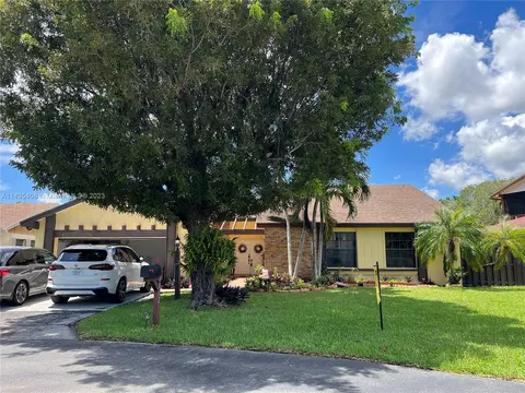 4862 SW 147th Ct, Miami, FL 33185