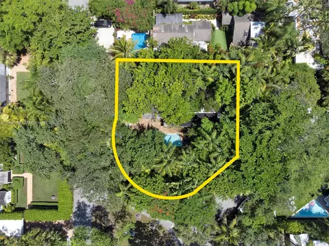 4095 Ensenada Ave, Miami, FL 33133