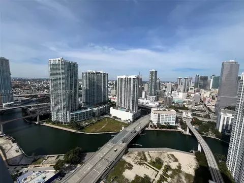 68 SE 6th St #3312, Miami, FL 33131