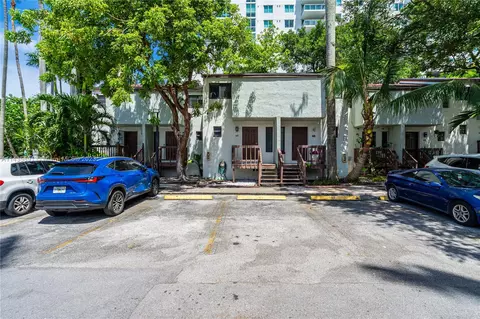 1901 NW S River Dr #45E, Miami, FL 33125