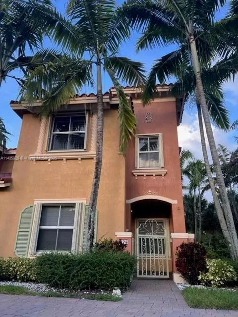 975 SW 143rd Ave, Pembroke Pines, FL 33027