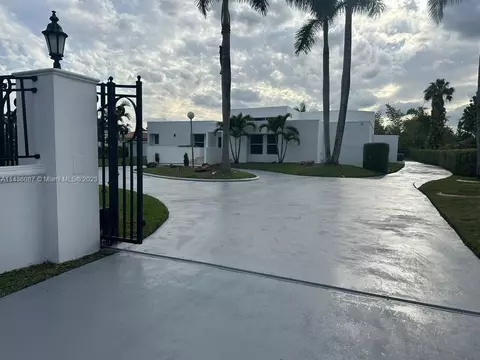 290 NW 125th Ave, Miami, FL 33182