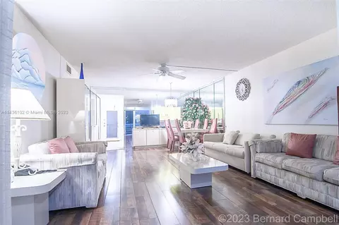 9320 Sunrise Lakes Blvd #207, Sunrise, FL 33322
