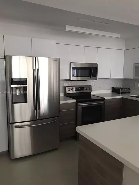 2780 NE 183rd St #704, Aventura, FL 33160