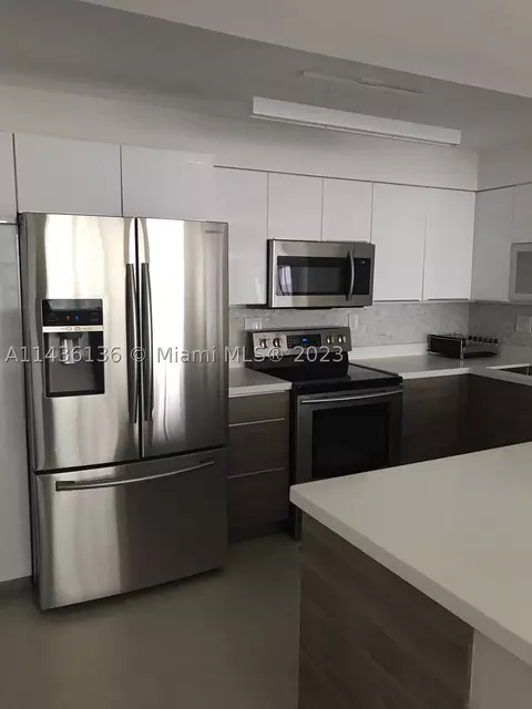 2780 NE 183rd St #704, Aventura, FL 33160
