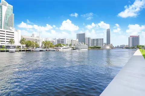 400 Leslie Dr #416, Hallandale Beach, FL 33009