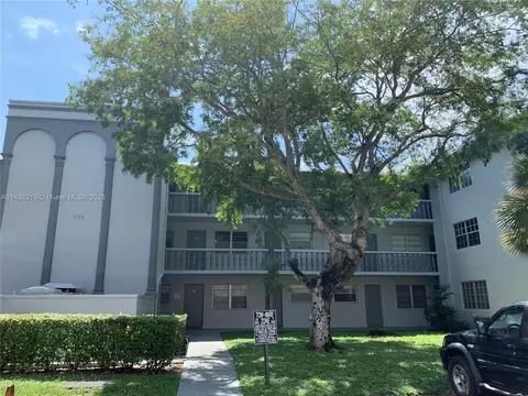 900 Tallwood Ave #208, Hollywood, FL 33021
