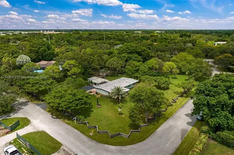 8001 SW 135th St, Pinecrest, FL 33156