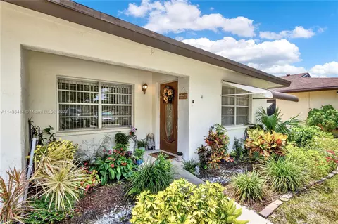 10222 Pine Dr, Boynton Beach, FL 33437