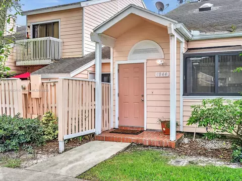 1844 Racquet Ct, North Lauderdale, FL 33068