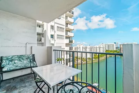 2750 NE 183rd St #2202, Aventura, FL 33160