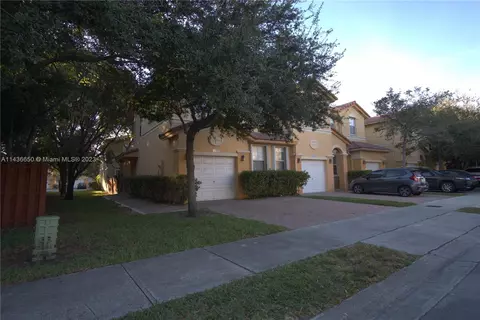 8126 NW 108th Ave, Doral, FL 33178