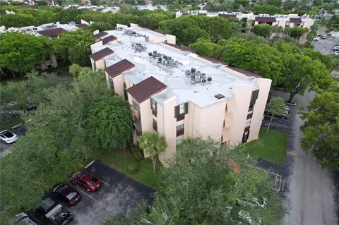 14201 N Kendall Dr #210D, Miami, FL 33186