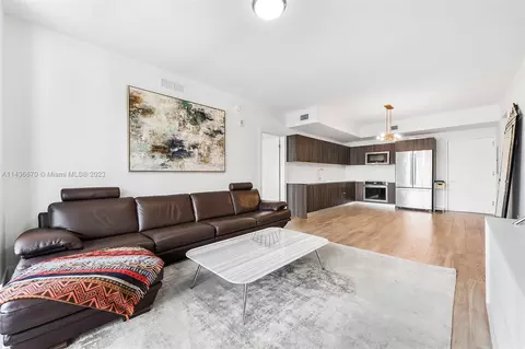 2960 NE 207 St #909, Aventura, FL 33180
