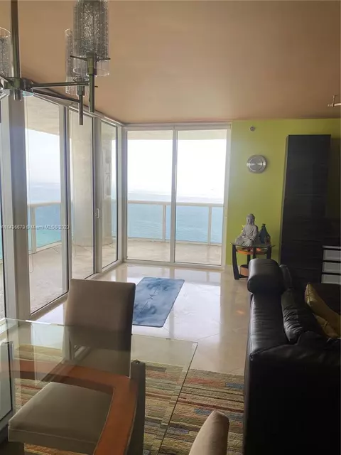 1800 S Ocean Dr #3010, Hallandale Beach, FL 33009