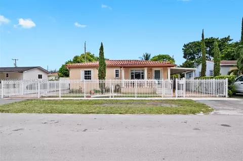 272 E 35th St, Hialeah, FL 33013 photo 1