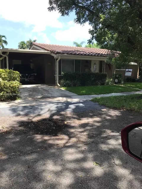 1205 N 30th Rd, Hollywood, FL 33021