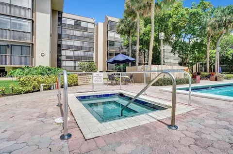 2808 N 46th Ave #E651, Hollywood, FL 33021 photo 32