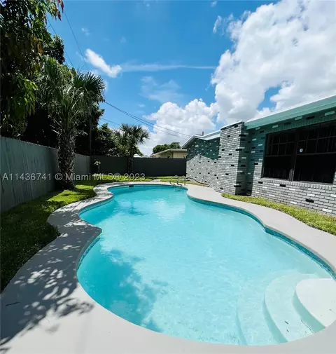 3962 NW 36th Way, Lauderdale Lakes, FL 33309